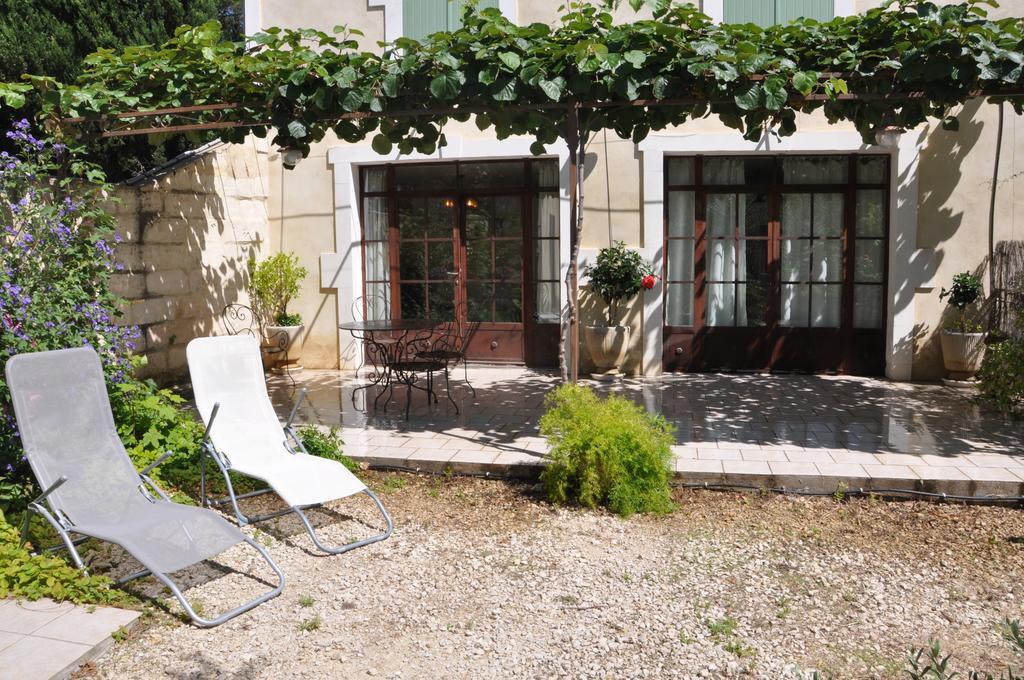 Gite Du Mas Des Oliviers Mézoargues Buitenkant foto